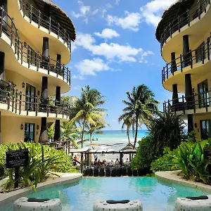 4* Hotel El Taj Oceanfront&beachside
