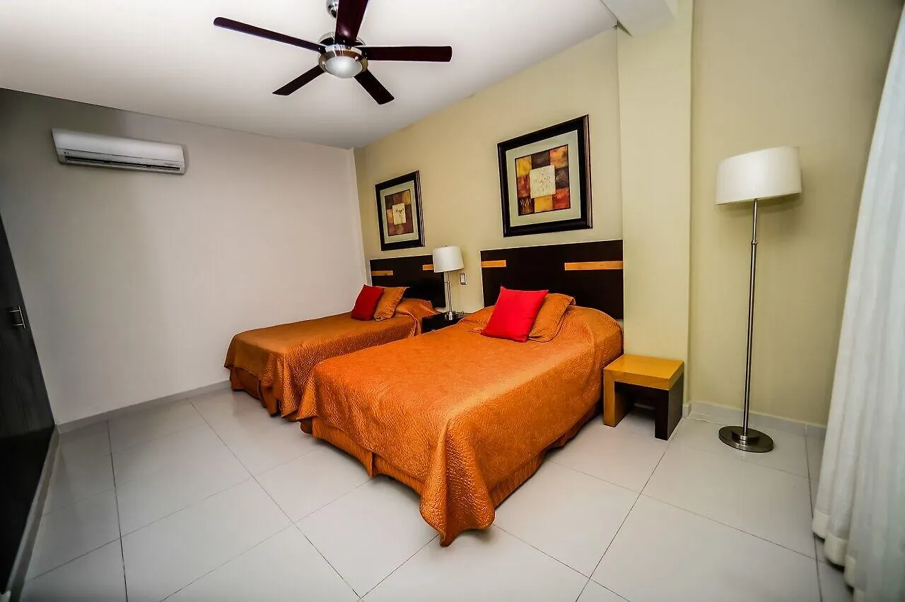 Encanto Riviera Condo Hotel Playa del Carmen 3*,